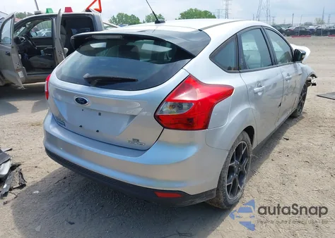 2014 Ford Focus Se z USA, uszkodzony, nr VIN 1FADP3K2XEL194089